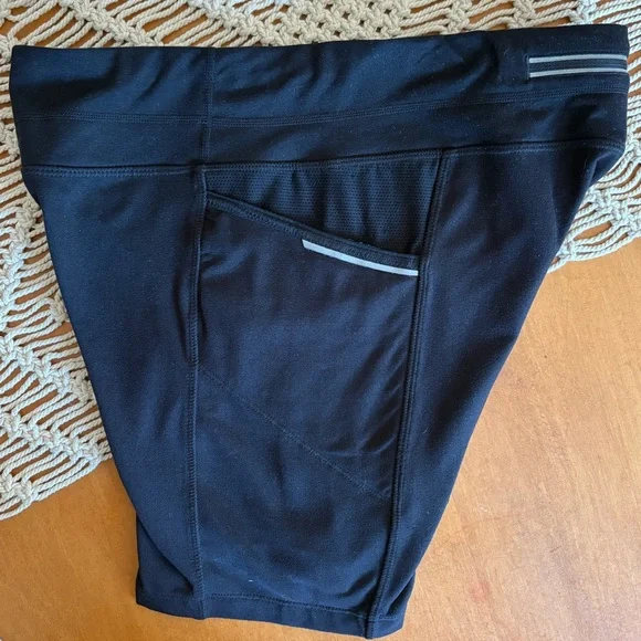 Athleta Women's Black Biker Shorts Medium - Picture 4 of 8